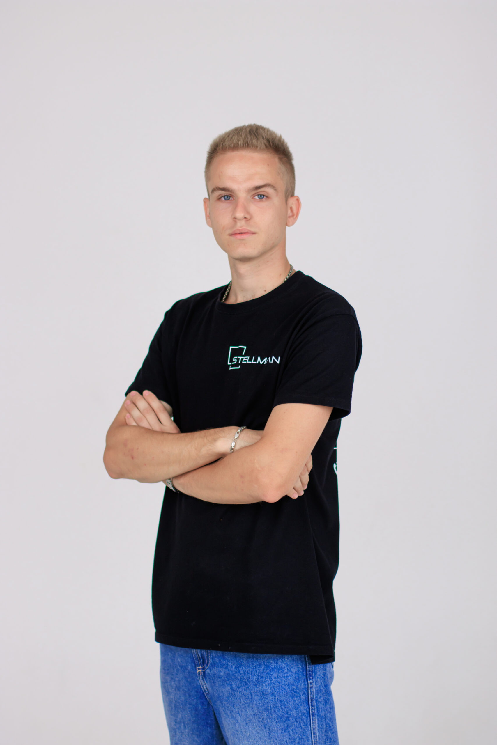 Нікіта — Провідний монтажник STELLMAN